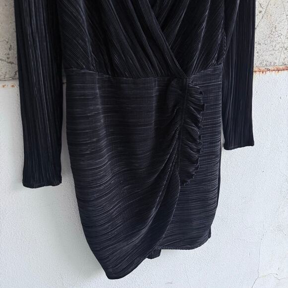 Halogen Mini Dress Plisse Pleased Surplice Long Sleeve Party Cocktail Womens M - Picture 8 of 9